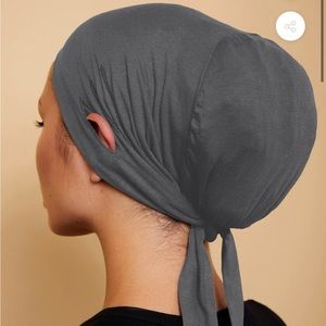 Voile chic undercap.